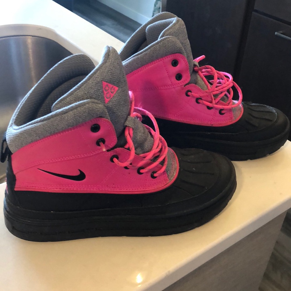 Nike winter snow boots